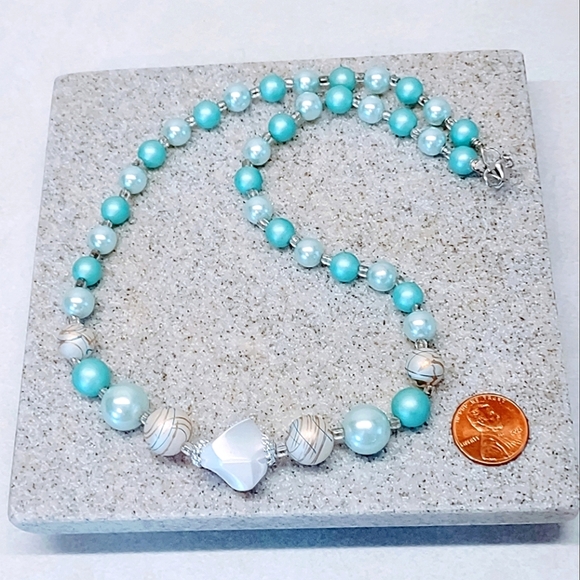 VINTAGE MID CENTURY MODERN HAND BEADED GRADUATED NECKLACE - Picture 4 of 7